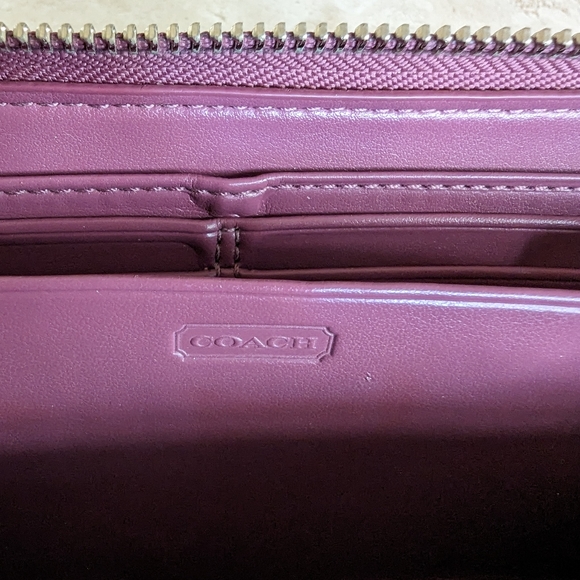 Coach Wallet - Mauve/Pink 🩷 - Picture 4 of 6